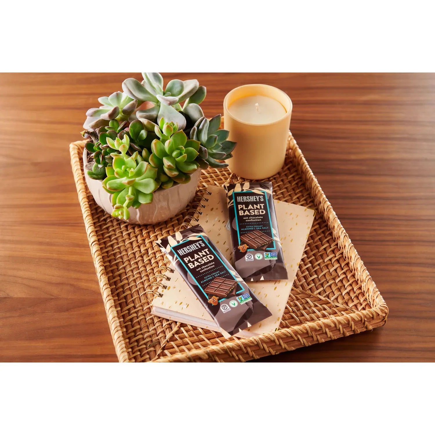 Hershey's Plant Based Oat Chocolate Extra Creamy Almond & Sea Salt 1.55 oz (43g) - Image 3