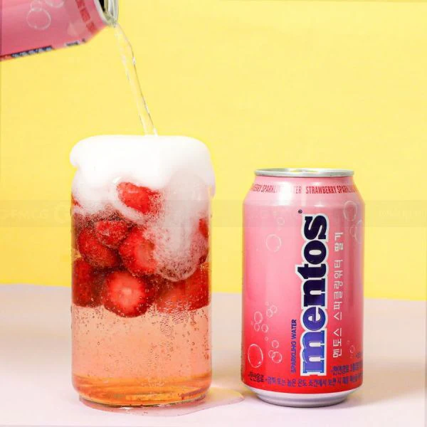 Mentos Strawberry Flavoured Sparkling Water 355ml I Korea BEST BEFORE 24/04/2025 - Image 2