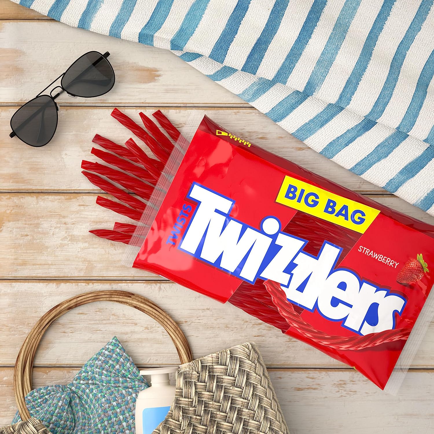 Twizzler Strawberry Twists Big Bag Resealable 32oz (907g) - Image 3