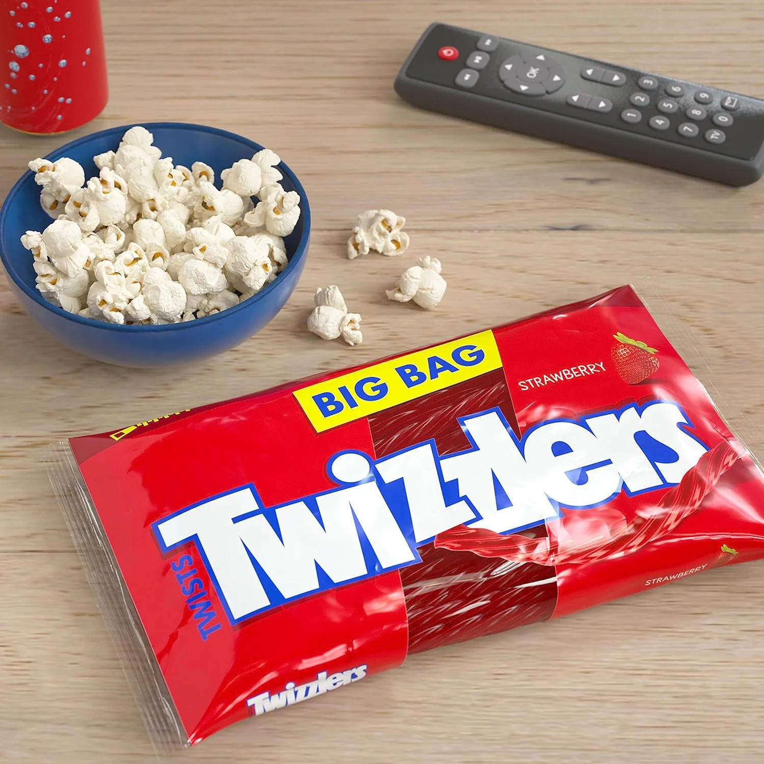 Twizzler Strawberry Twists Big Bag Resealable 32oz (907g) - Image 4